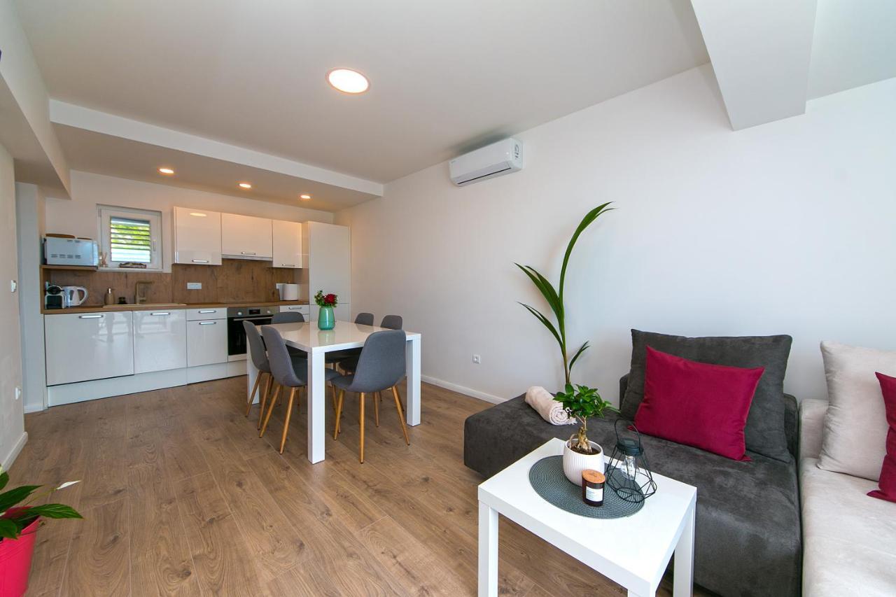 Apartman Macan Brela Exterior foto